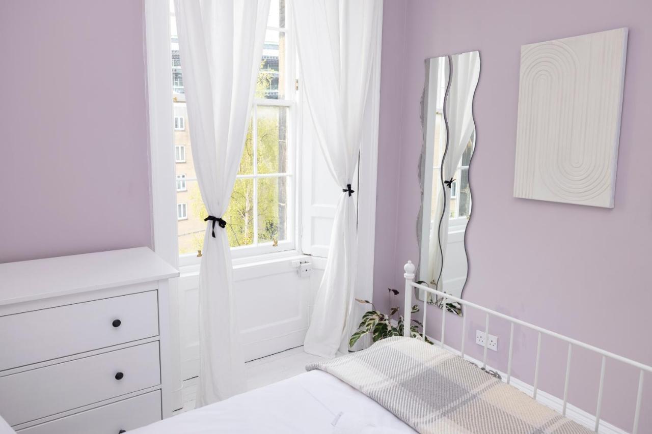 Altido Glamorous 2-Bed Flat Near Edinburgh Castle Exterior photo