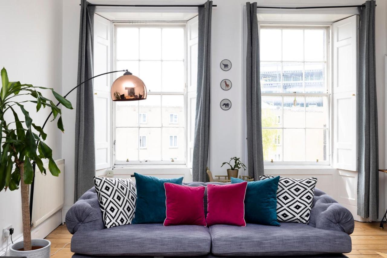 Altido Glamorous 2-Bed Flat Near Edinburgh Castle Exterior photo