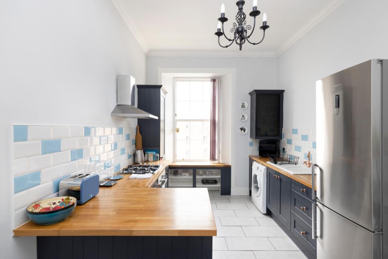 Altido Glamorous 2-Bed Flat Near Edinburgh Castle Exterior photo