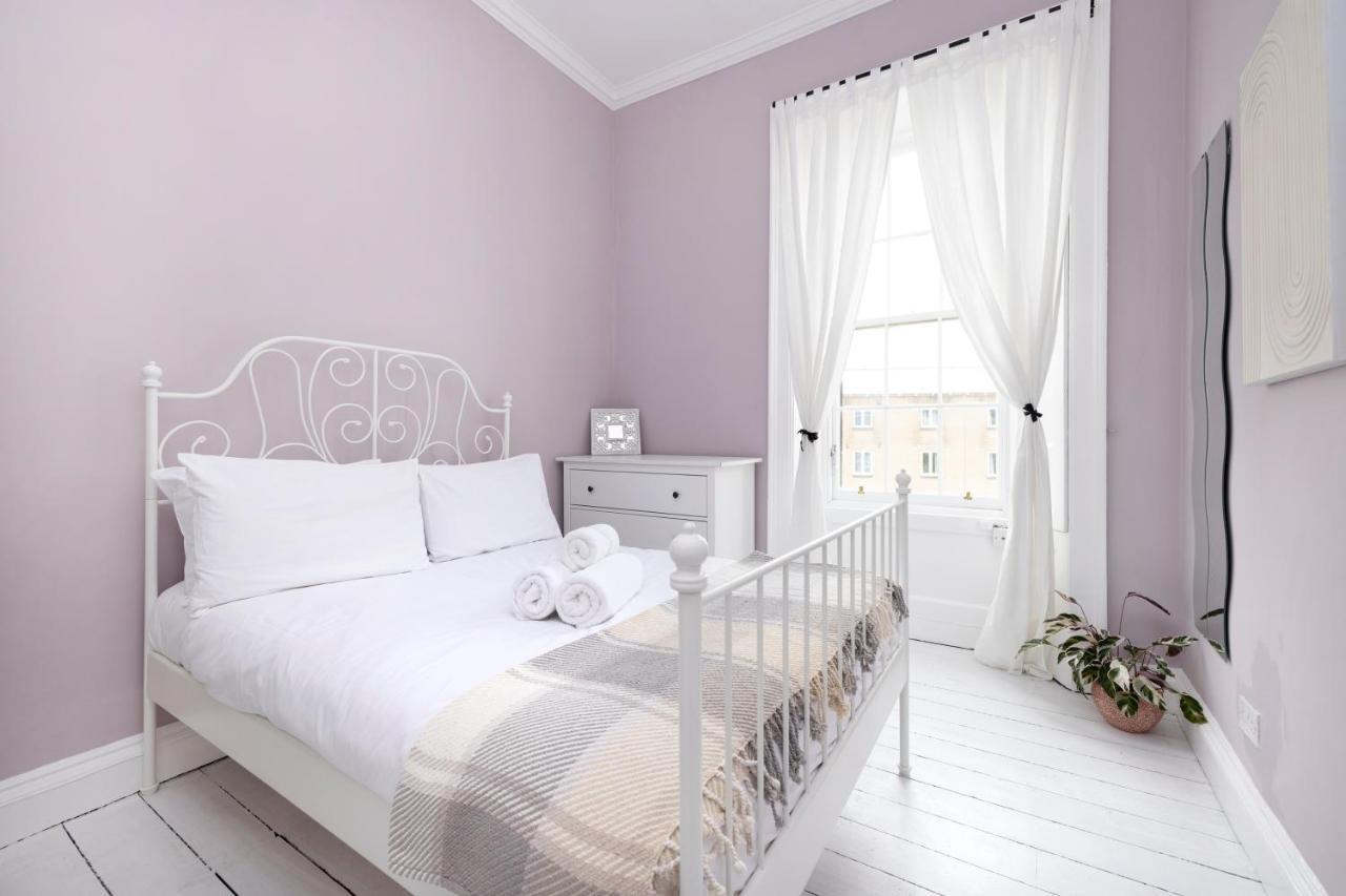 Altido Glamorous 2-Bed Flat Near Edinburgh Castle Exterior photo