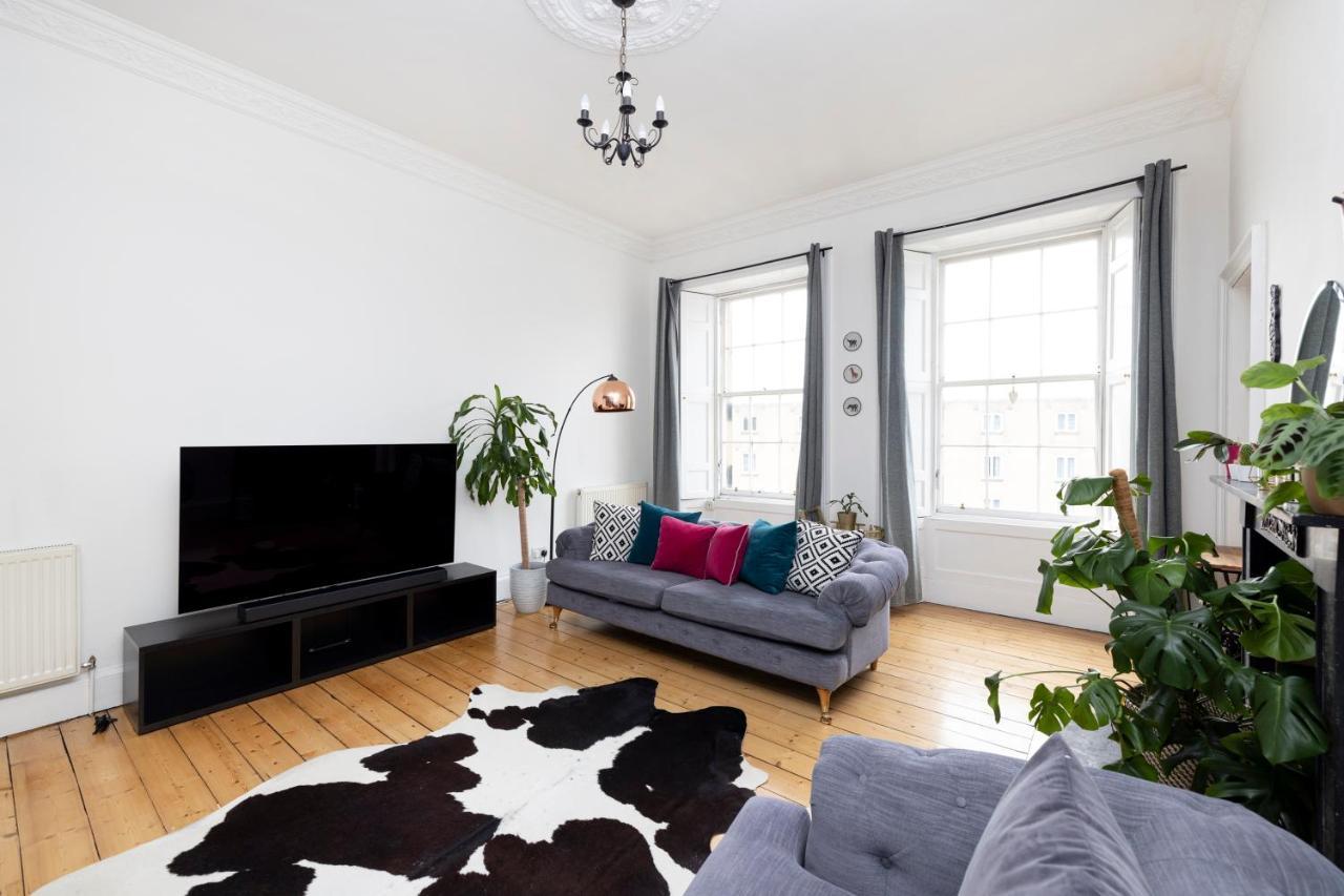 Altido Glamorous 2-Bed Flat Near Edinburgh Castle Exterior photo