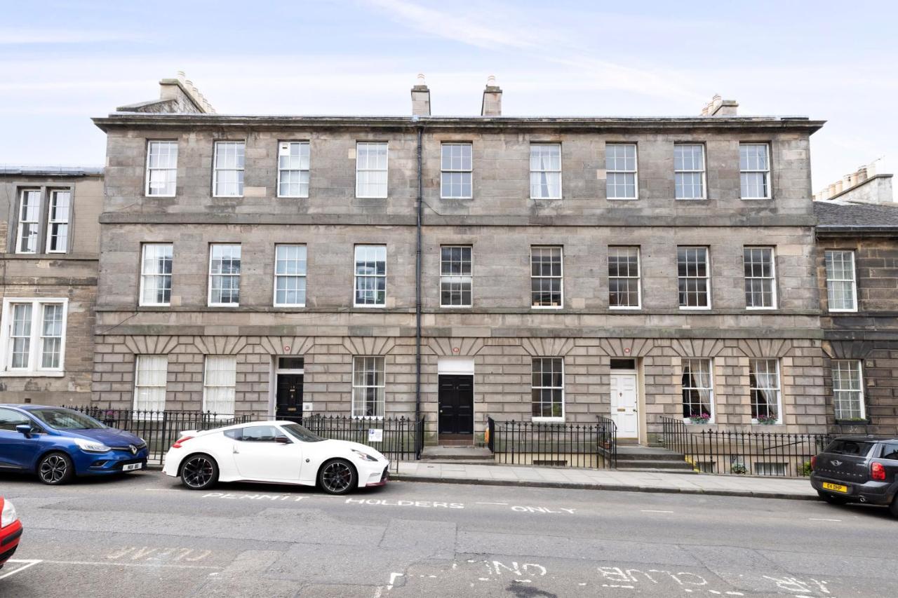 Altido Glamorous 2-Bed Flat Near Edinburgh Castle Exterior photo
